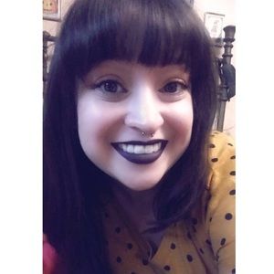 Meet your Posher, Fay